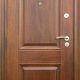 דלת כניסה מאלומיניום דמוי עץ